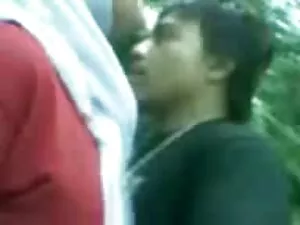 سگ ماده در پایین کلی ...