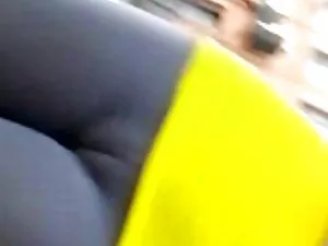 یک دانشجوی نوجوان بم ...